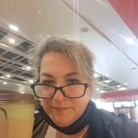 Liz Petros Santos's profile image