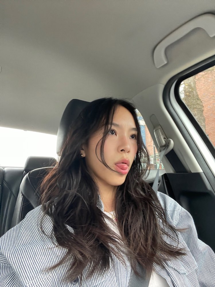 Lois L.'s profile image