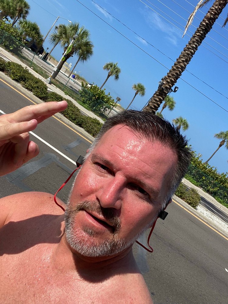 B R.'s profile image