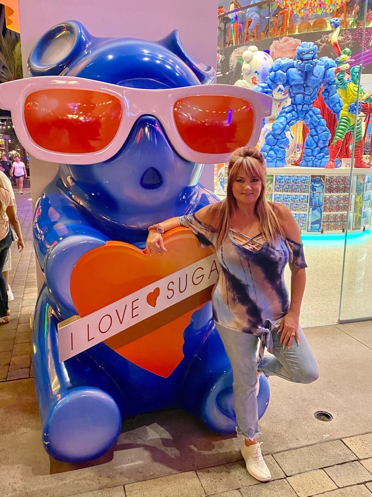 lori s.'s profile image