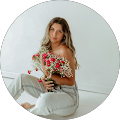 Manoela F.