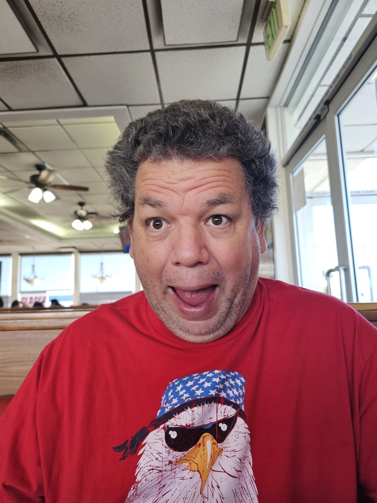 Suzanne J.'s profile image