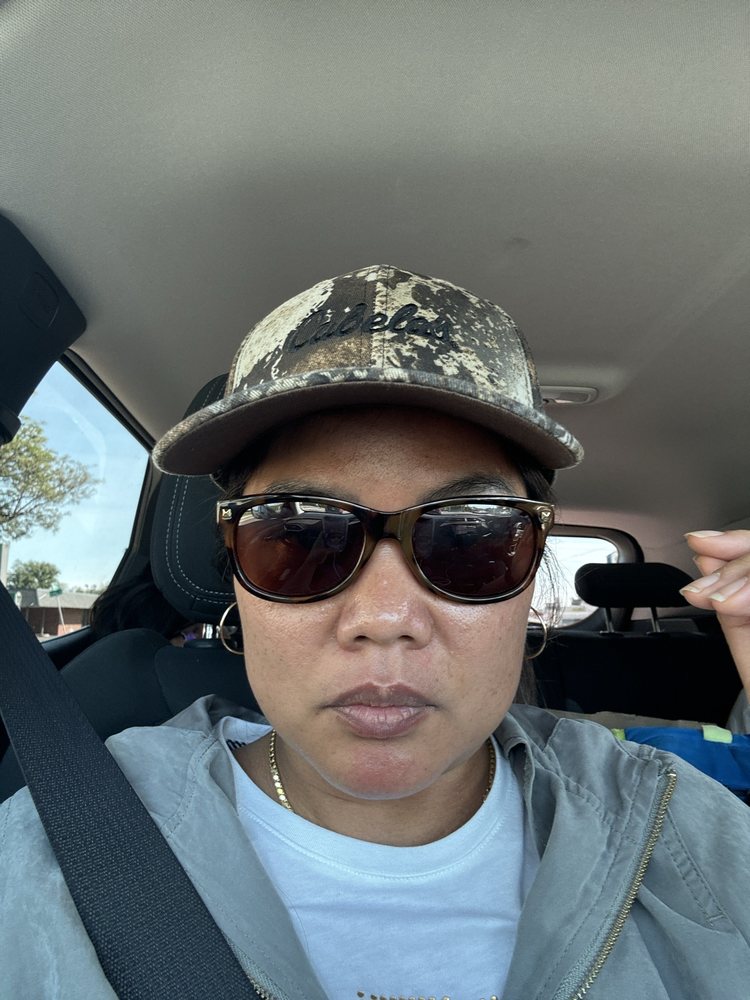 Roxanne F.'s profile image