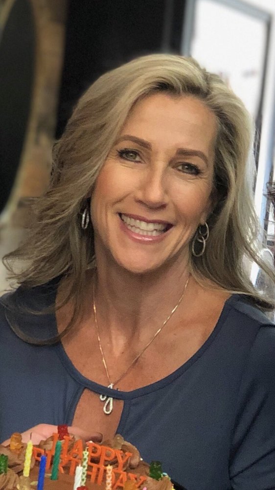 Julie R.'s profile image