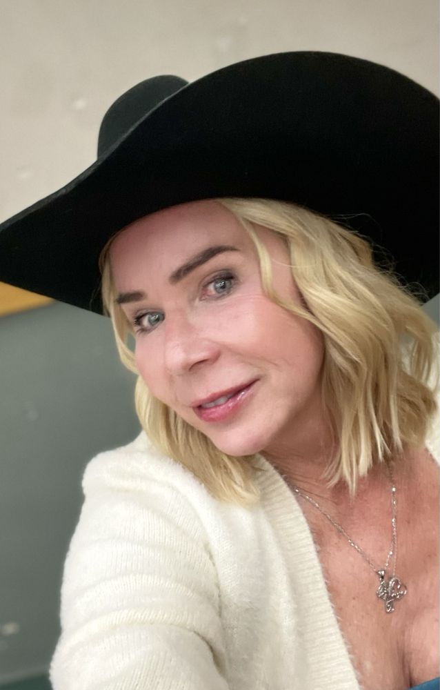 T E.'s profile image