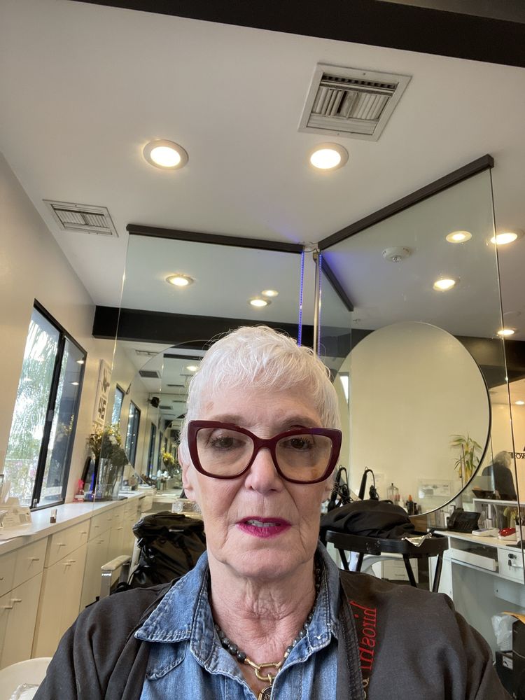 Laura M.'s profile image