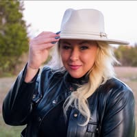 Kari Coborn Pearce's profile image
