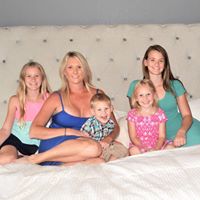 Christina Kerns's profile image