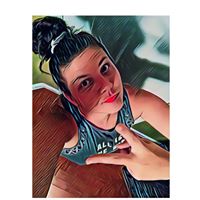 Holly Mckenny's profile image