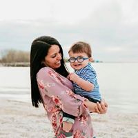 AngelMia Flores's profile image