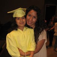 Lisa Flores's profile image