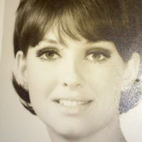 Linda Perry's profile image