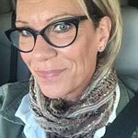 Donna Dickinson's profile image