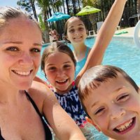 Lizz Barker's profile image